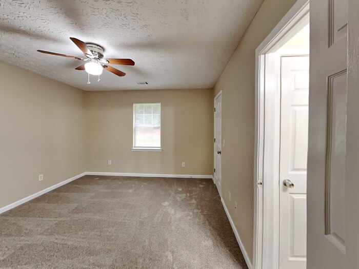 Building Photo - 105 Whitehead Dr
