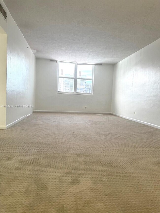 Building Photo - 3000 S Ocean Dr