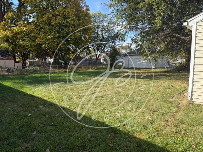 Building Photo - 3-Bedroom South Toledo Home with 2 Full Ba...