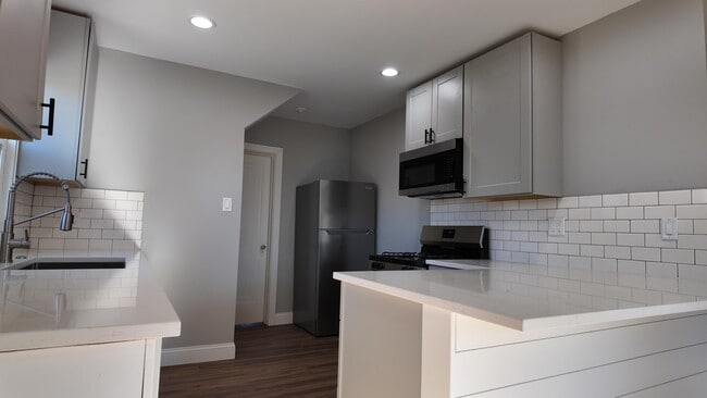 Building Photo - 5315 73rd St