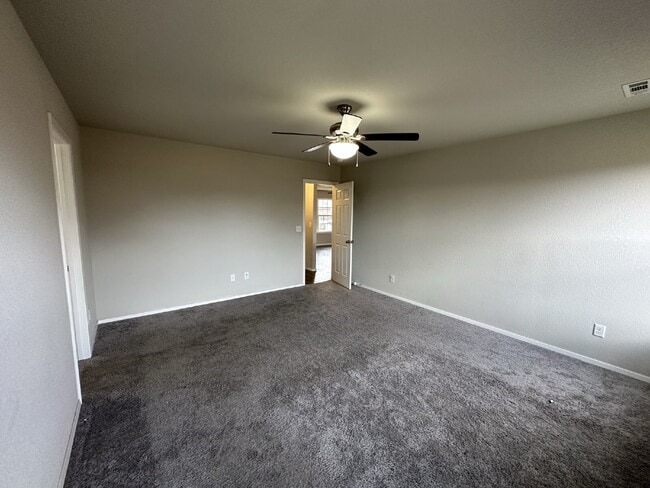 Building Photo - 6801 SW Pilgrim Rd