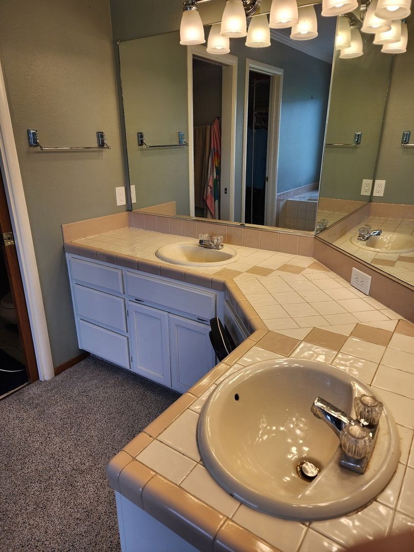 Building Photo - 848 Granada Ln