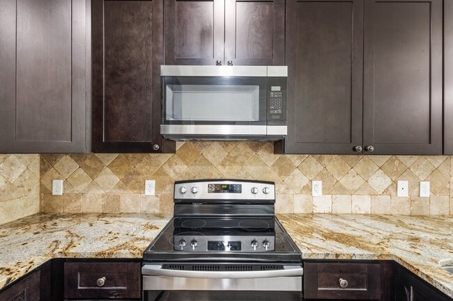 Building Photo - Beautiful House for Lease in Casselberry