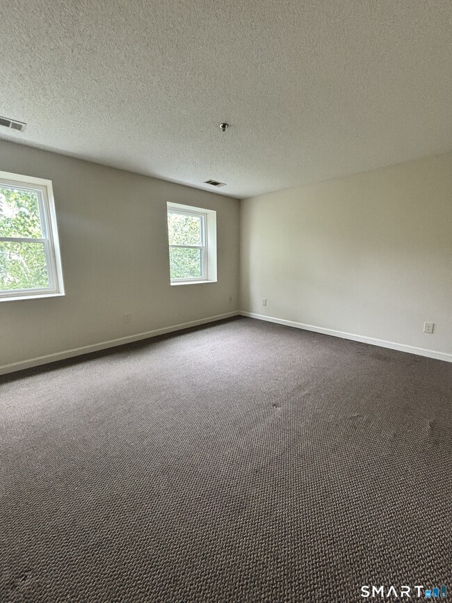 Building Photo - 432 Judd Square
