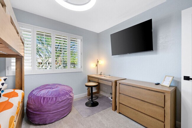 Building Photo - 8259 E Mulberry Ln