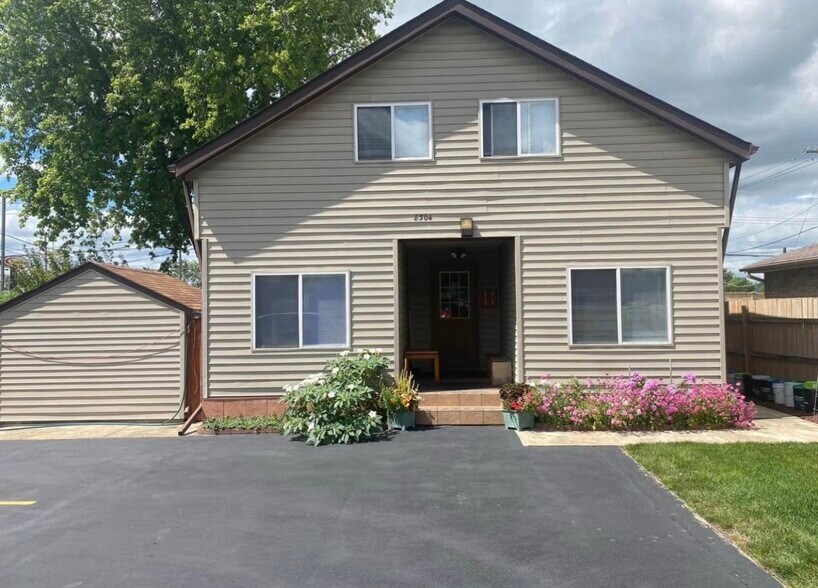 Building Photo - 8304 S 79th Ct