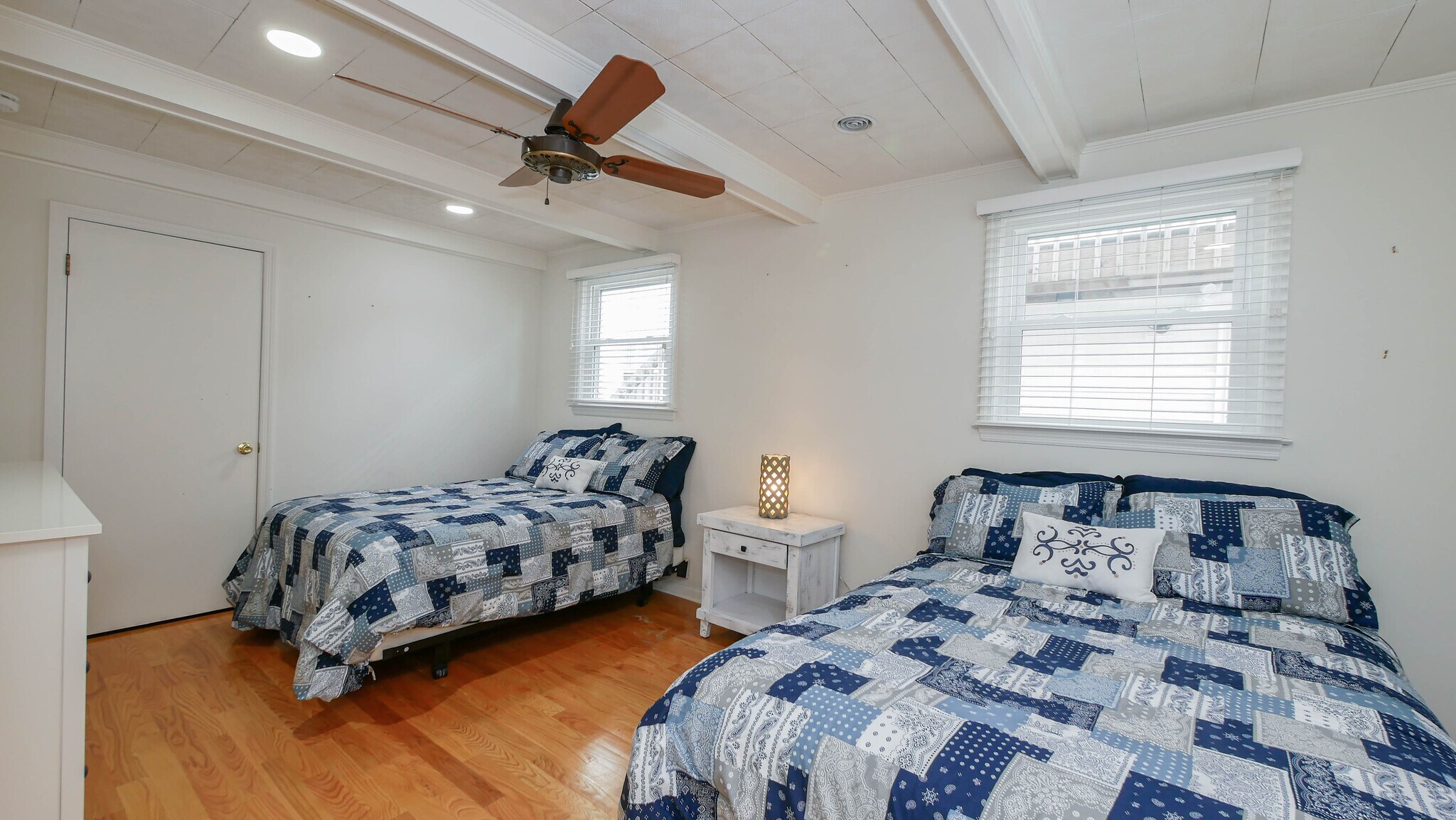 Building Photo - 6903 Ventnor Ave