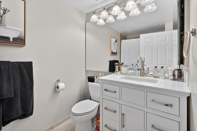 Building Photo - 2 Constitution Ct