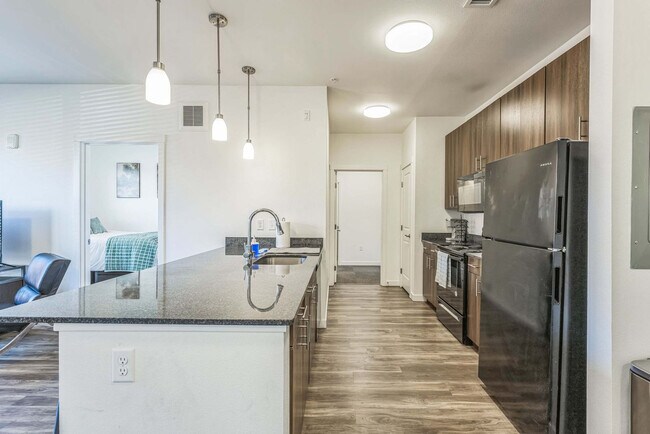 Building Photo - 305 E Front St