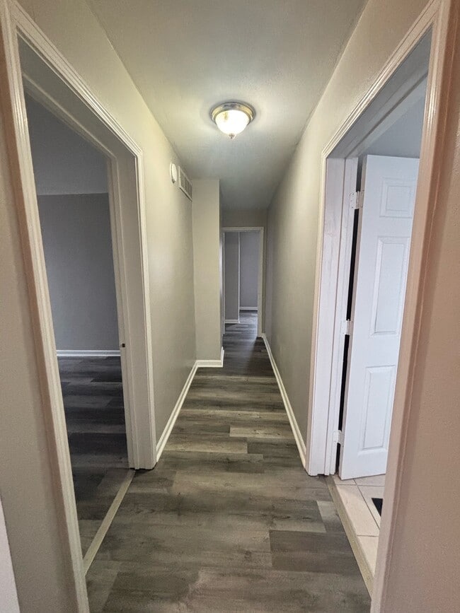 Building Photo - 2226 Parmele St