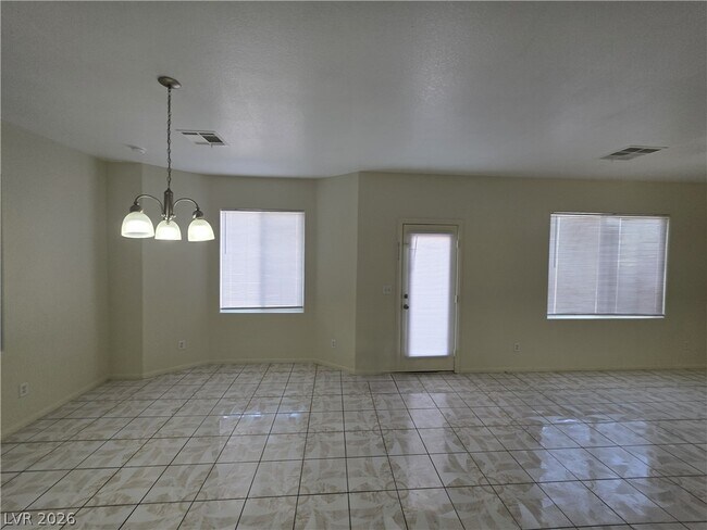 Building Photo - 731 Emerald Idol Pl