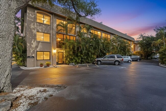 Building Photo - 3700 S Osprey Ave