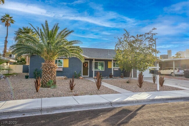 Building Photo - 908 Bonita Ave