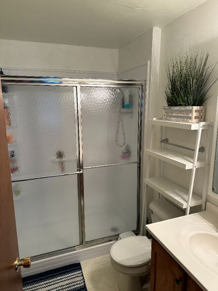 Building Photo - 1511 Hyvue St