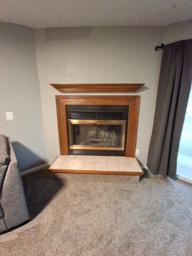 Building Photo - Do not miss out on this stunning Apply Val...