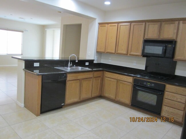 Building Photo - Beautiful Siungle-story home in Aliante