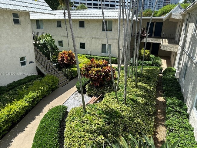 Building Photo - 8603 SW 68th Ct