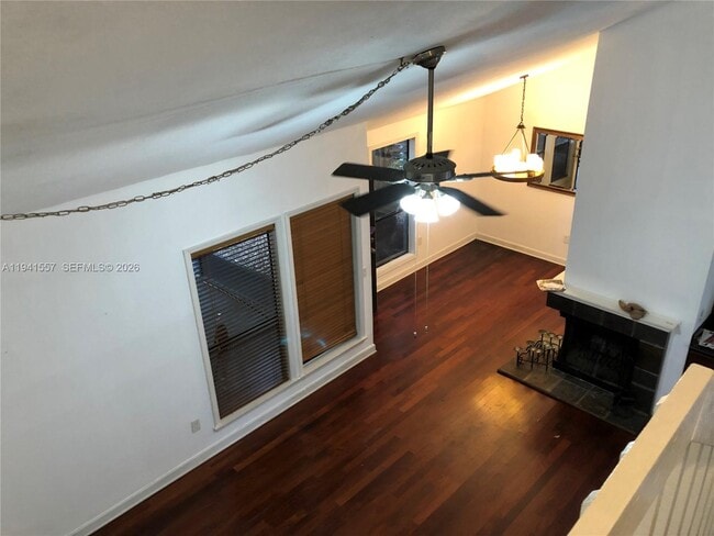 Building Photo - 685 Grenadine Ct