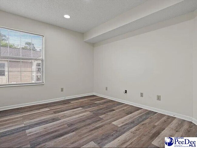 Building Photo - 701 Coventry Ln