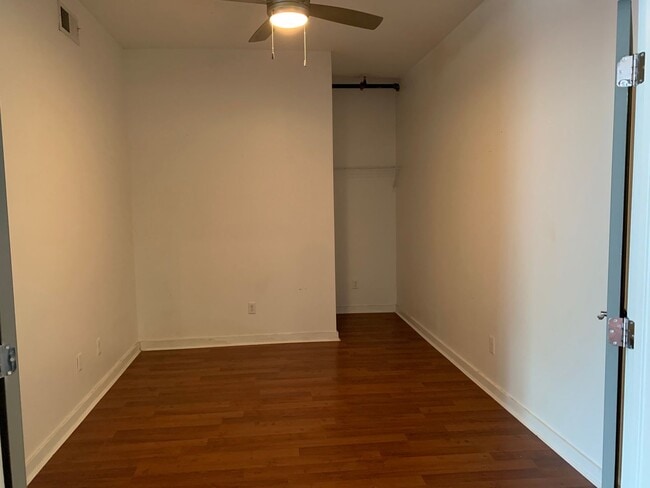 Building Photo - Spacious Apartment in Market Lofts