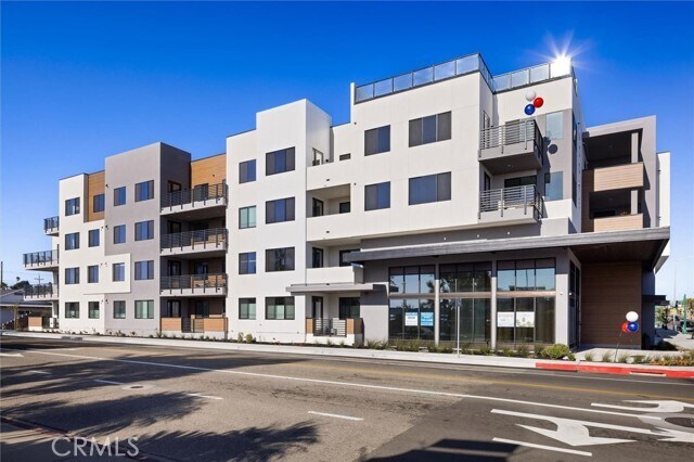Building Photo - 401 W Grand Ave