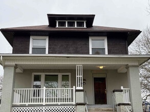 Building Photo - 505 6th St NE