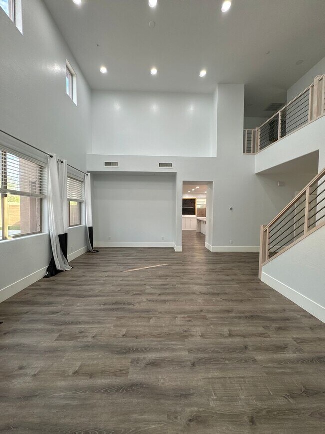 Building Photo - 29855 N 71st Dr
