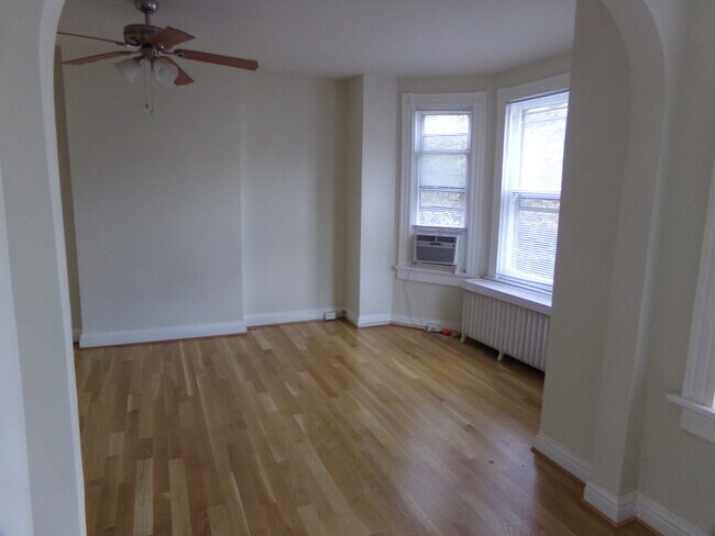 Building Photo - FLOY2107