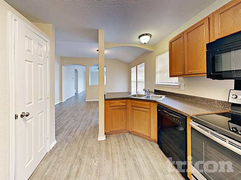 Building Photo - 242 Hallie Pass