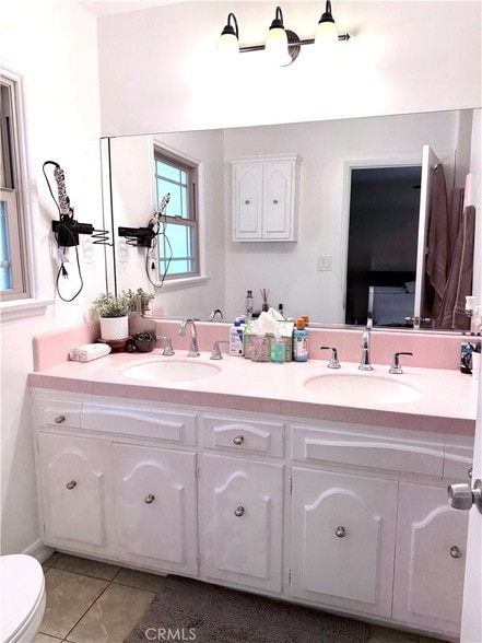 Building Photo - 970 W 8th St