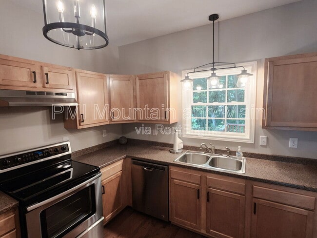 Building Photo - 50 Winterwind Dr