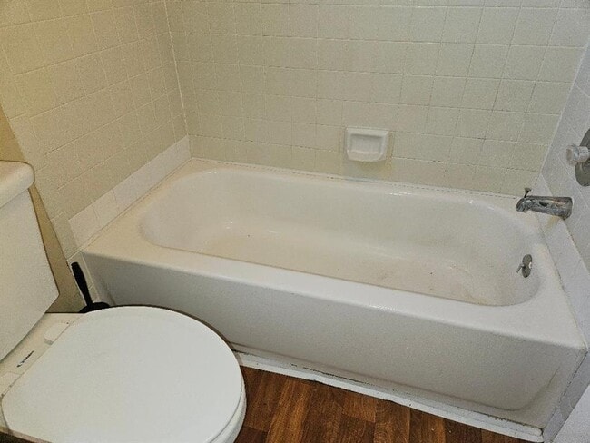 Building Photo - 805 Lexington Rd