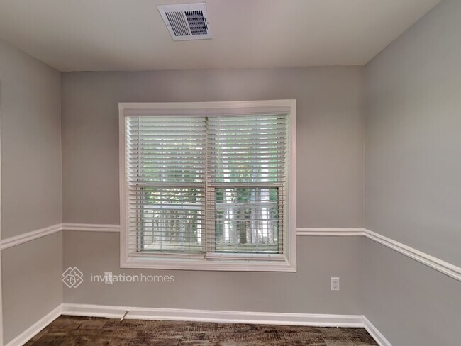 Building Photo - 2619 McGuire Dr