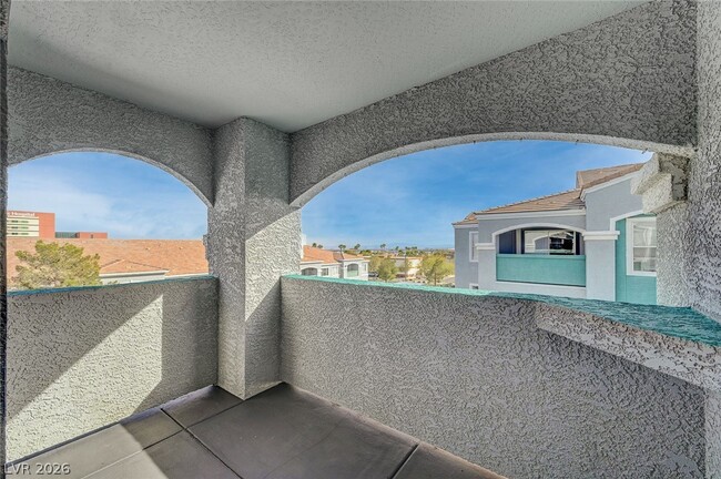 Building Photo - 6955 N Durango Dr