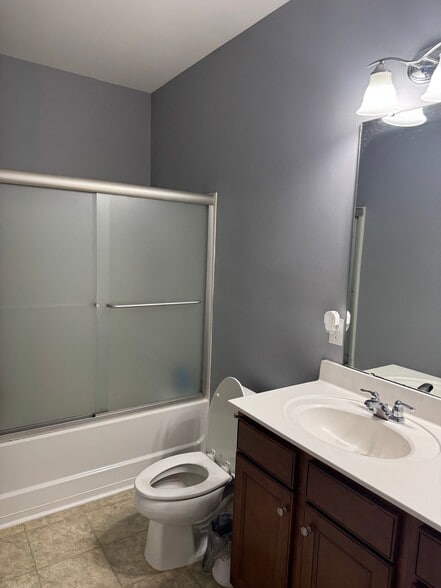 Building Photo - 206 Tuscany Ct
