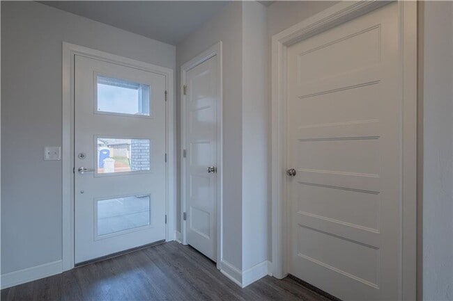 Building Photo - Three bed home in Deer Creek schools
