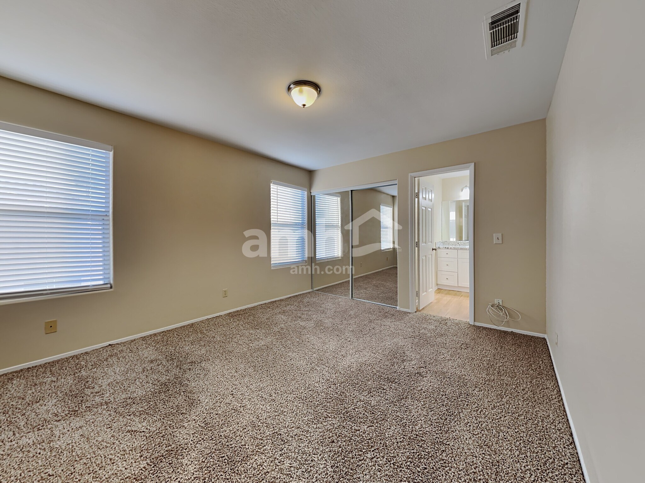 Building Photo - 288 Vallarte Dr