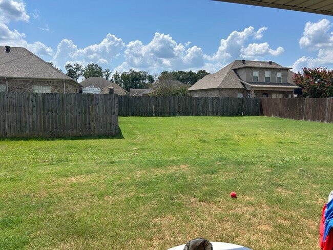 Building Photo - 159 Harvick Cir