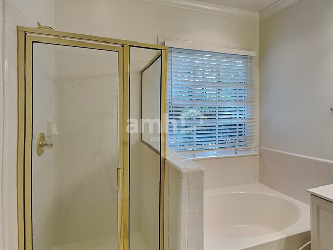 Building Photo - 8005 Red Oaks Trl