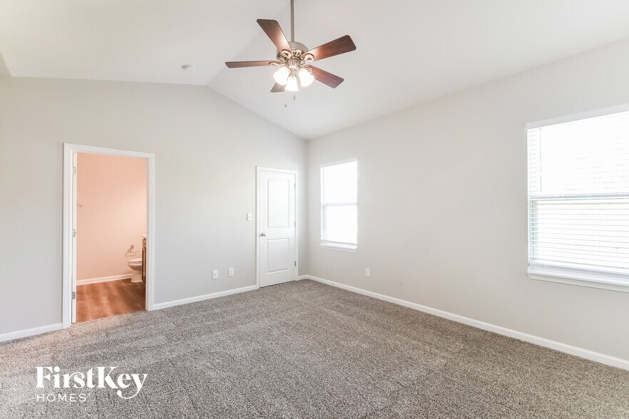 Building Photo - 5887 Aldridge Dr