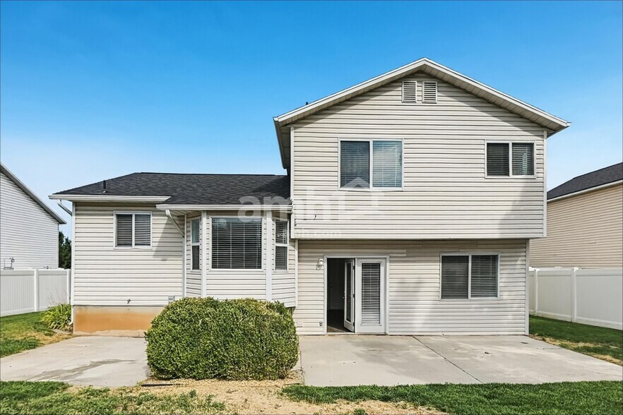 Building Photo - 4154 Westlake Dr