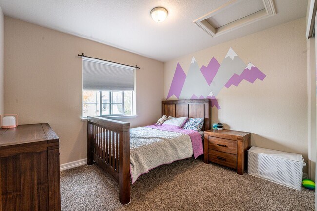 Building Photo - Beautiful 3 Bedroom, 2 Bathroom Ranch – Available Early April!