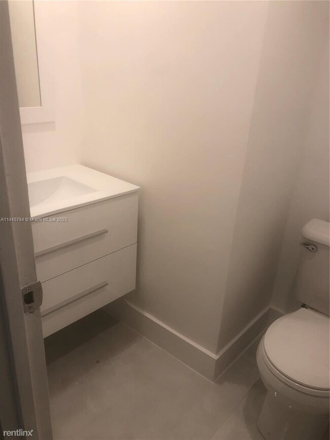 Building Photo - 2 br, 2.5 bath House - 10185 Collins Ave A...