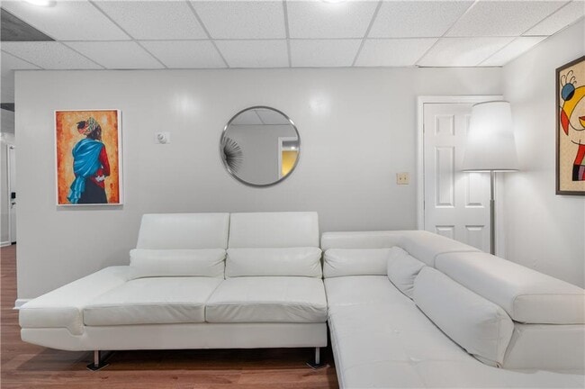 Building Photo - 460 Peyton Rd SW