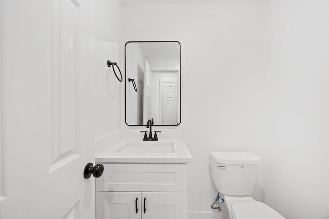 Building Photo - ? 3 Bed / 2.5 Bath Duplex – Spacious & Move-In Ready! ?