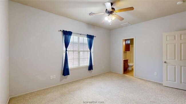 Building Photo - 332 Forest Dr Loop