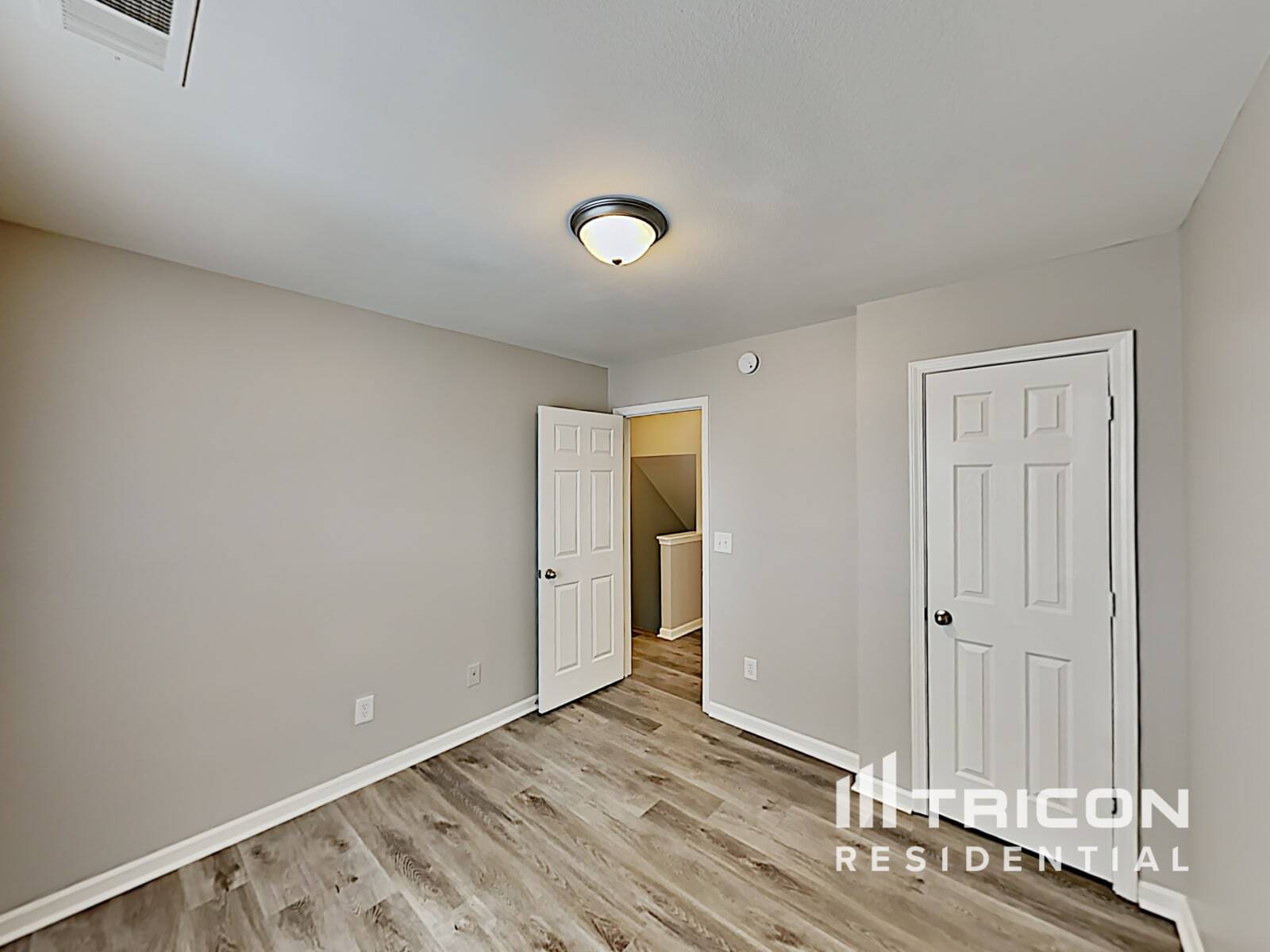 Building Photo - 725 Jack Russell Ct