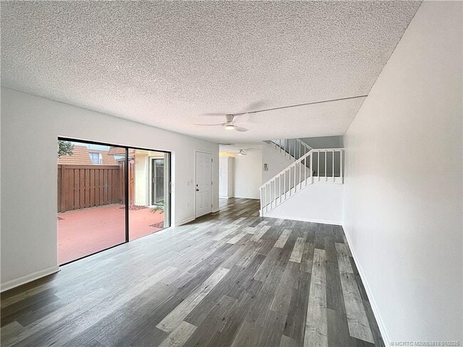 Building Photo - 3900 SE County Line Rd