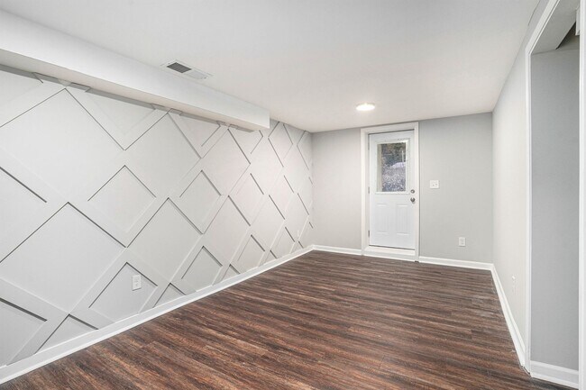 Building Photo - Affordable Co-Living in Atlanta's Upper Westside: 6-Bedroom Home