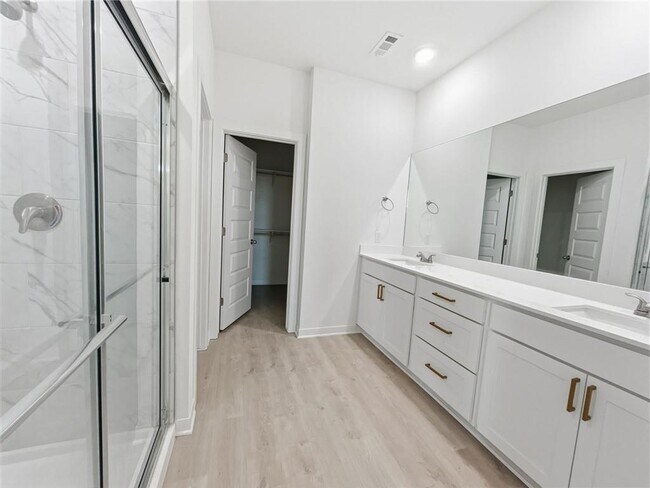 Building Photo - 4011 Aryana Ave